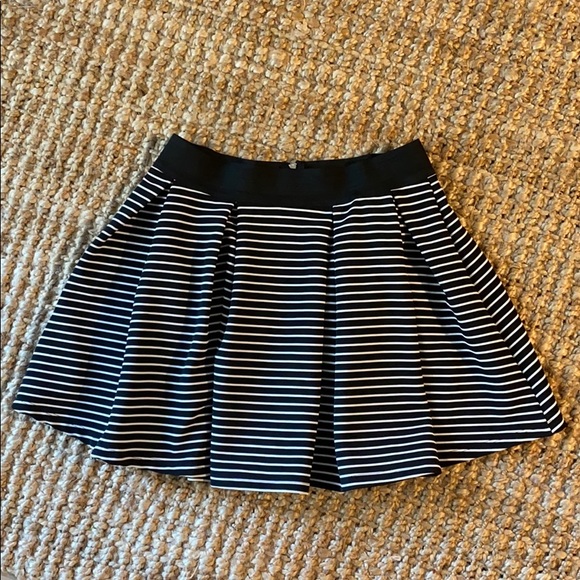Romeo & Juliet Couture Mini Flare Skirt - Picture 1 of 3